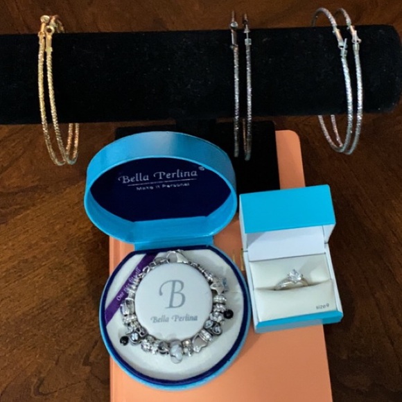 Bracelet, Ring and Earring Set - Picture 1 of 6